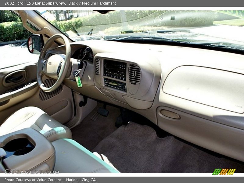 Black / Medium Parchment 2002 Ford F150 Lariat SuperCrew