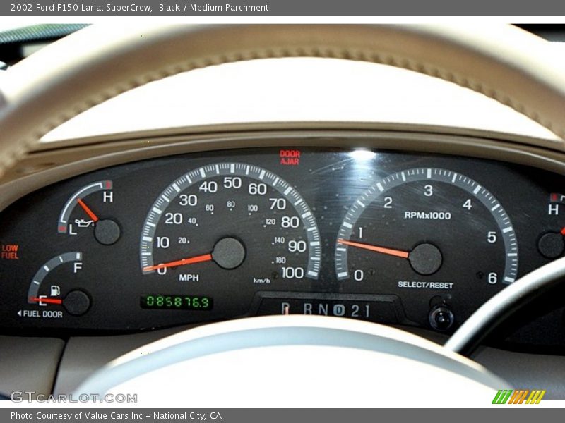 Black / Medium Parchment 2002 Ford F150 Lariat SuperCrew