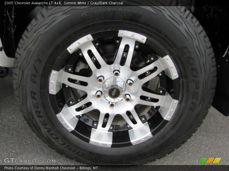 Summit White / Gray/Dark Charcoal 2005 Chevrolet Avalanche LT 4x4