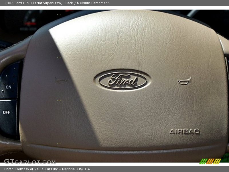 Black / Medium Parchment 2002 Ford F150 Lariat SuperCrew