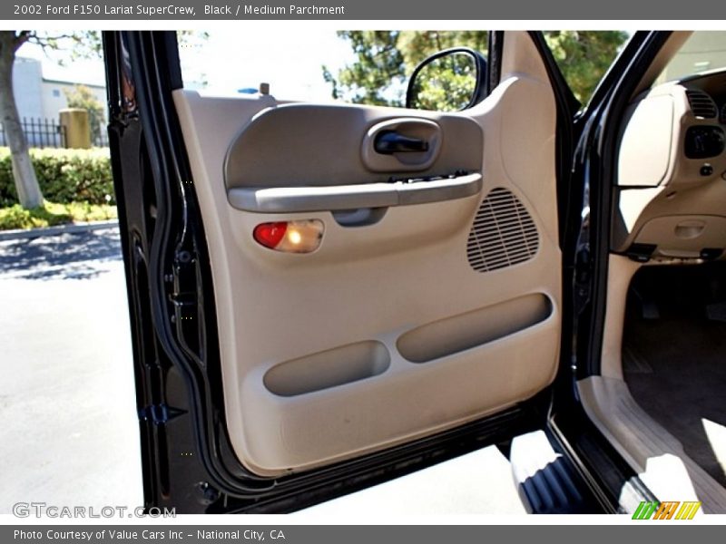 Black / Medium Parchment 2002 Ford F150 Lariat SuperCrew