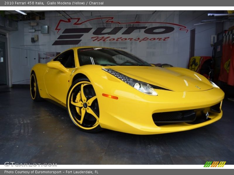 Front 3/4 View of 2010 458 Italia
