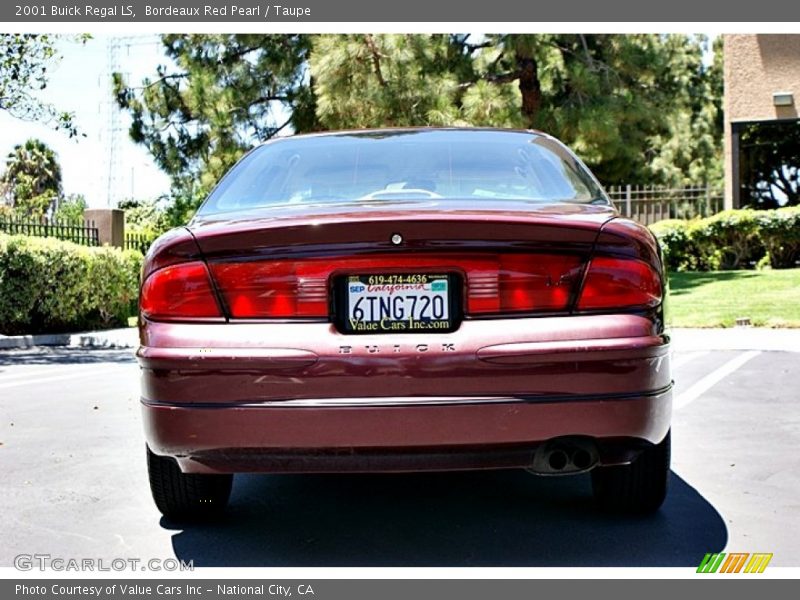 Bordeaux Red Pearl / Taupe 2001 Buick Regal LS