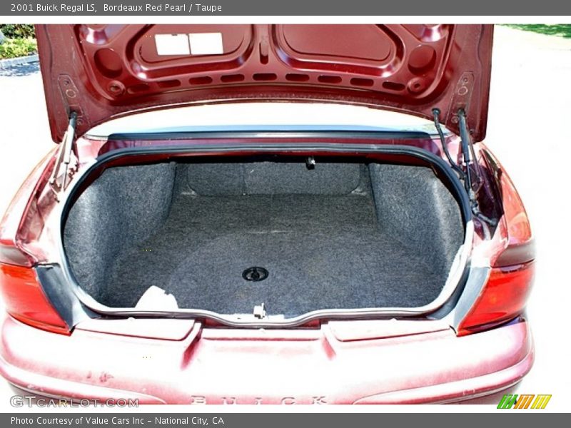  2001 Regal LS Trunk