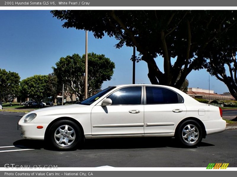 White Pearl / Gray 2001 Hyundai Sonata GLS V6