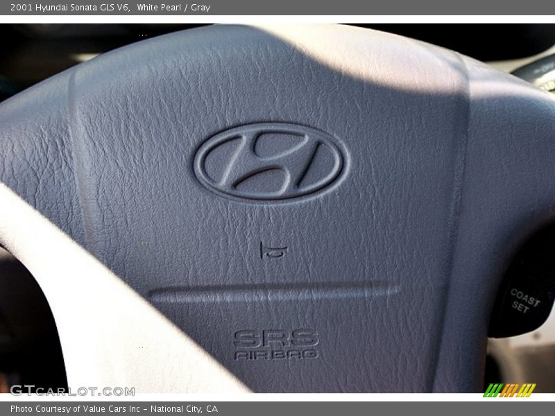 White Pearl / Gray 2001 Hyundai Sonata GLS V6