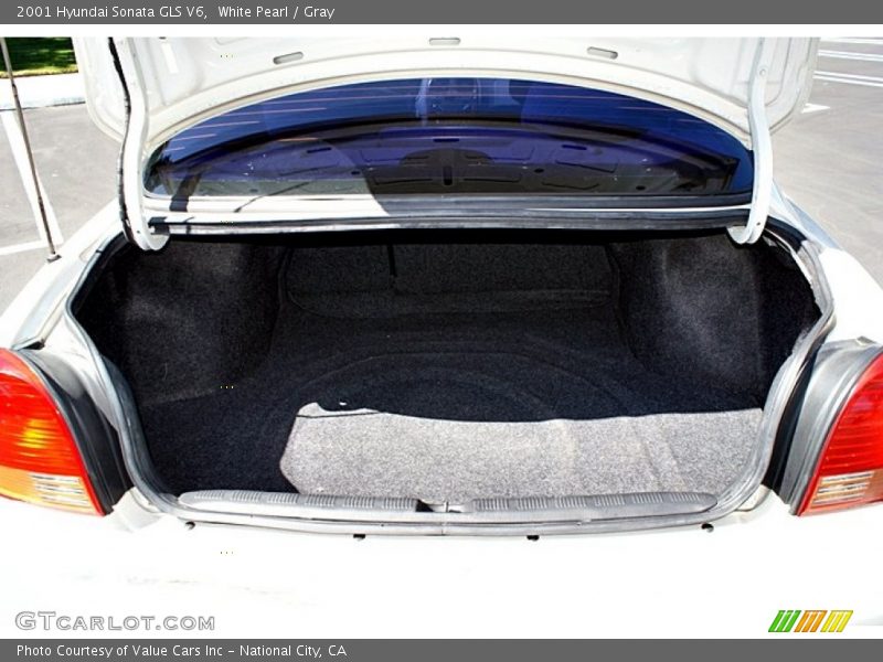 White Pearl / Gray 2001 Hyundai Sonata GLS V6