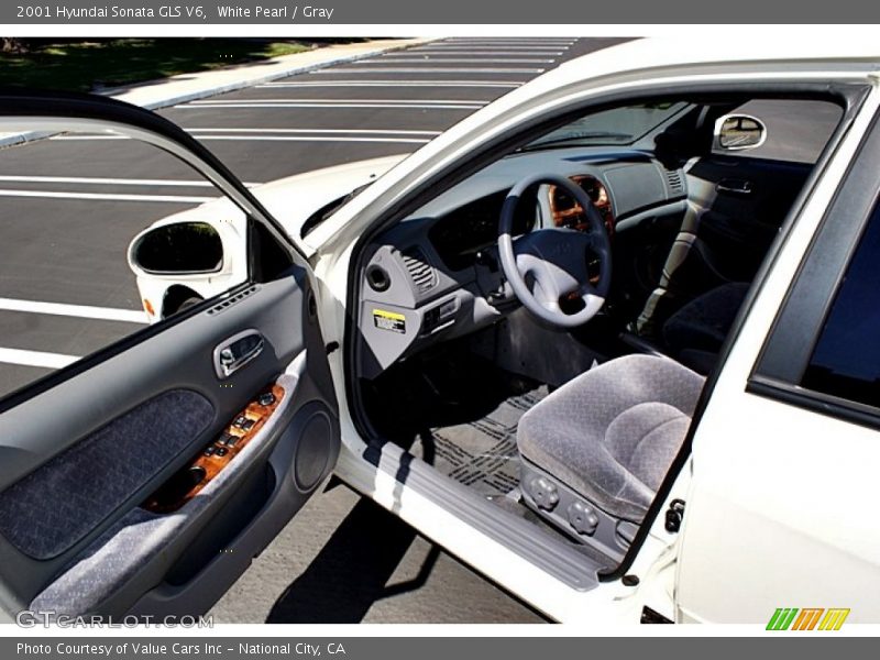 White Pearl / Gray 2001 Hyundai Sonata GLS V6