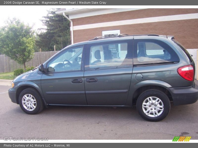 Magnesium Green Pearl / Medium Slate Gray 2006 Dodge Caravan SE