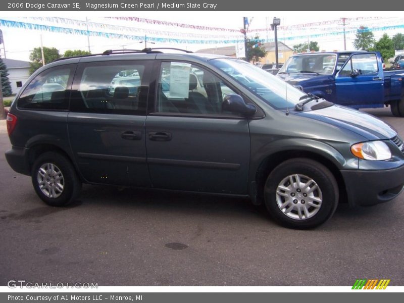 Magnesium Green Pearl / Medium Slate Gray 2006 Dodge Caravan SE