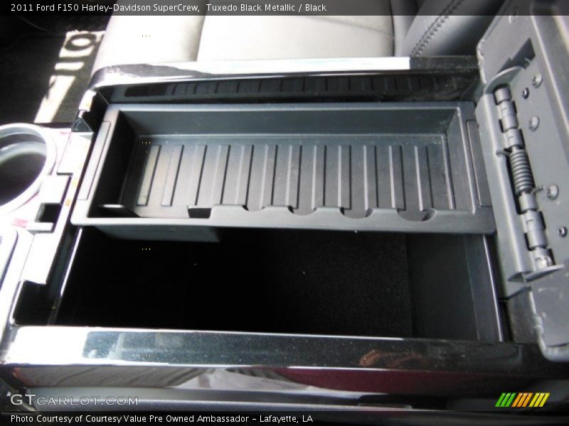 Center Compartment - 2011 Ford F150 Harley-Davidson SuperCrew