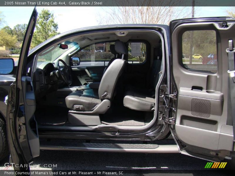 Galaxy Black / Steel 2005 Nissan Titan LE King Cab 4x4