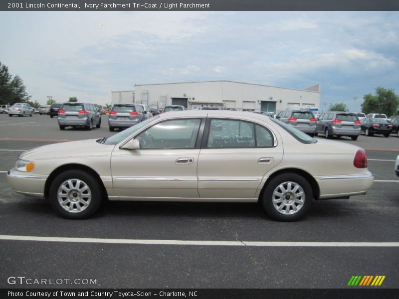 Ivory Parchment Tri-Coat / Light Parchment 2001 Lincoln Continental