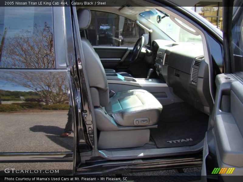 Galaxy Black / Steel 2005 Nissan Titan LE King Cab 4x4