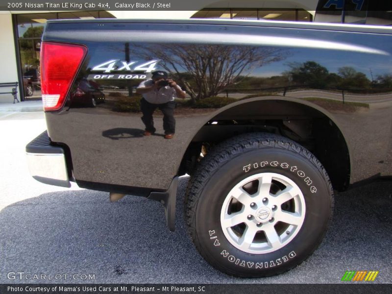 Galaxy Black / Steel 2005 Nissan Titan LE King Cab 4x4