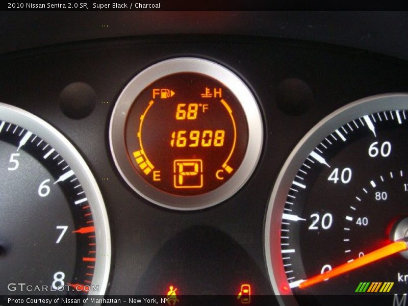 Super Black / Charcoal 2010 Nissan Sentra 2.0 SR