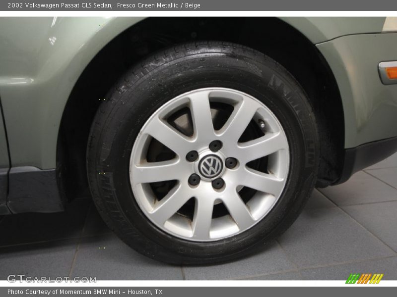 Fresco Green Metallic / Beige 2002 Volkswagen Passat GLS Sedan
