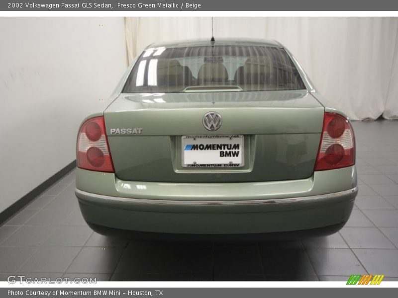 Fresco Green Metallic / Beige 2002 Volkswagen Passat GLS Sedan