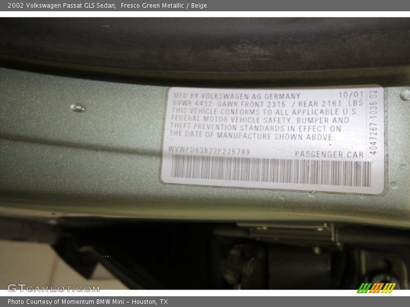 Fresco Green Metallic / Beige 2002 Volkswagen Passat GLS Sedan