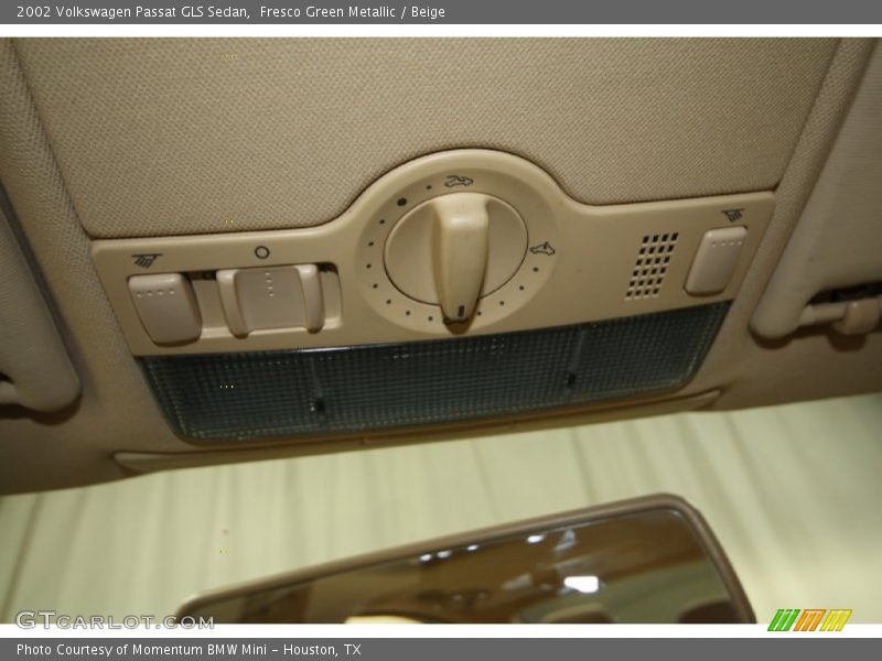 Fresco Green Metallic / Beige 2002 Volkswagen Passat GLS Sedan