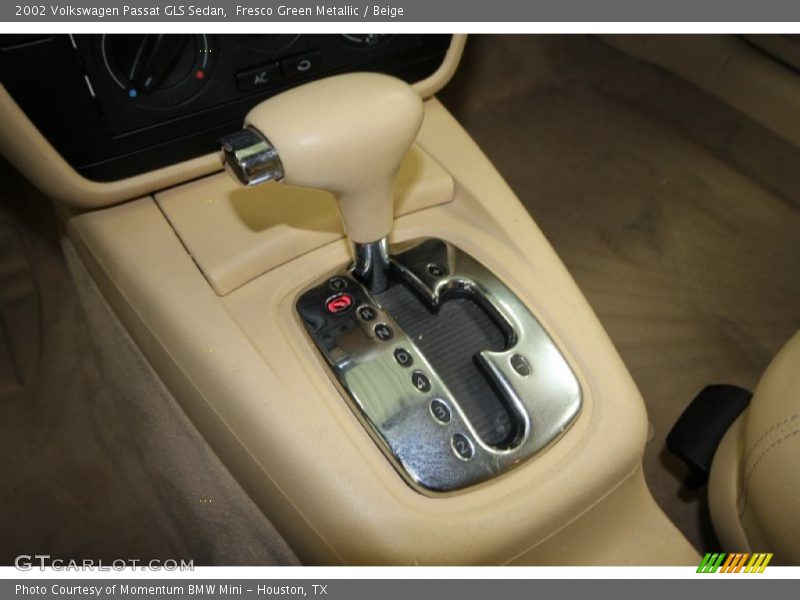 Fresco Green Metallic / Beige 2002 Volkswagen Passat GLS Sedan