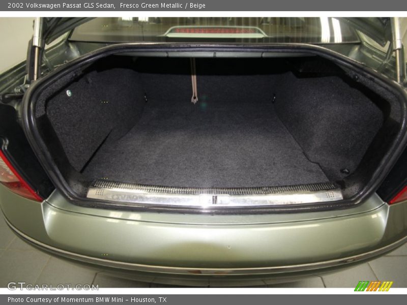 Fresco Green Metallic / Beige 2002 Volkswagen Passat GLS Sedan