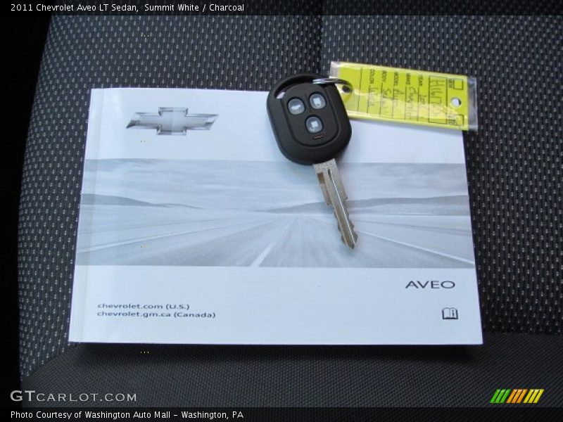 Summit White / Charcoal 2011 Chevrolet Aveo LT Sedan