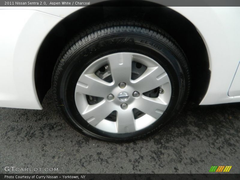 Aspen White / Charcoal 2011 Nissan Sentra 2.0