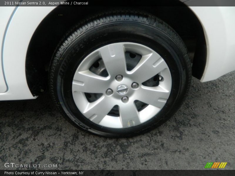 Aspen White / Charcoal 2011 Nissan Sentra 2.0
