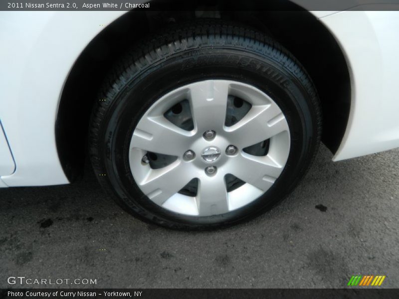 Aspen White / Charcoal 2011 Nissan Sentra 2.0