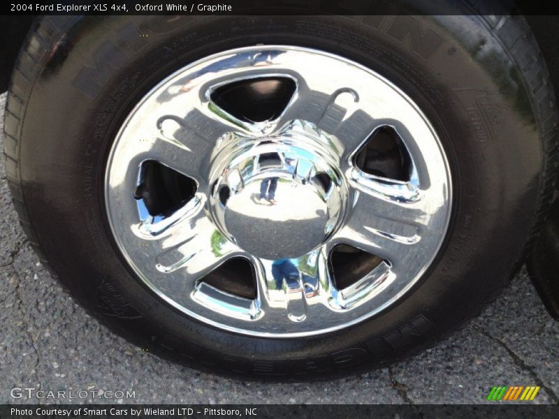 Oxford White / Graphite 2004 Ford Explorer XLS 4x4