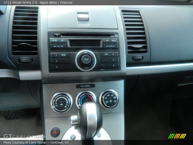 Aspen White / Charcoal 2011 Nissan Sentra 2.0