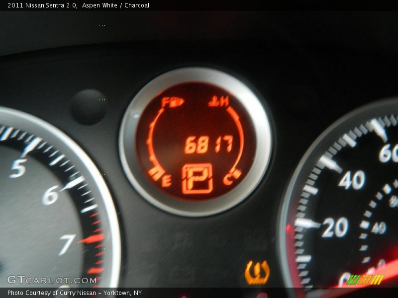 Aspen White / Charcoal 2011 Nissan Sentra 2.0