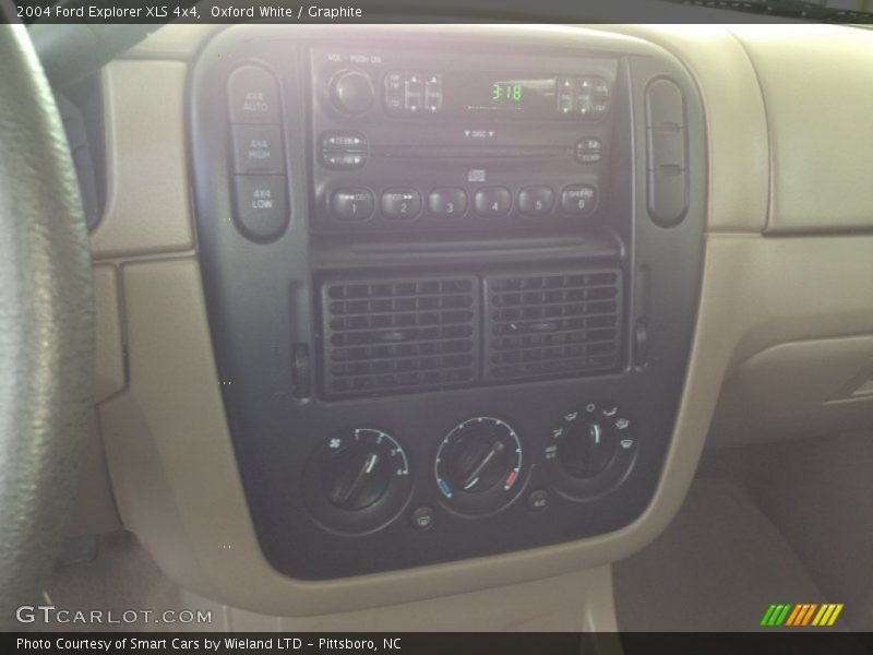 Oxford White / Graphite 2004 Ford Explorer XLS 4x4