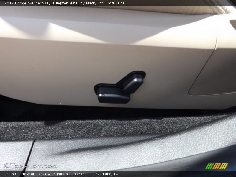 Tungsten Metallic / Black/Light Frost Beige 2012 Dodge Avenger SXT