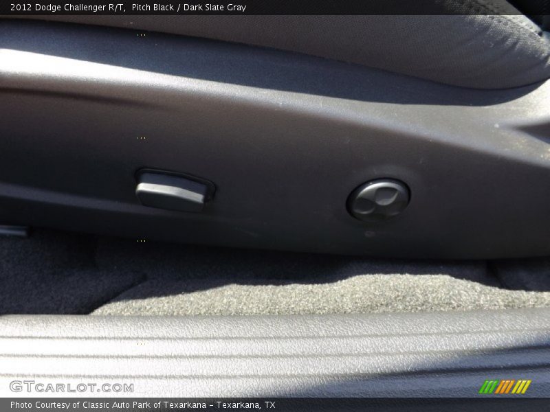 Pitch Black / Dark Slate Gray 2012 Dodge Challenger R/T