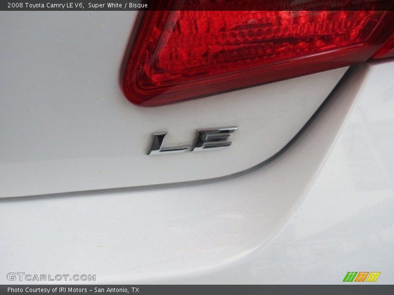Super White / Bisque 2008 Toyota Camry LE V6