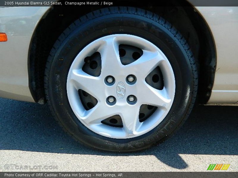 Champagne Metallic / Beige 2005 Hyundai Elantra GLS Sedan