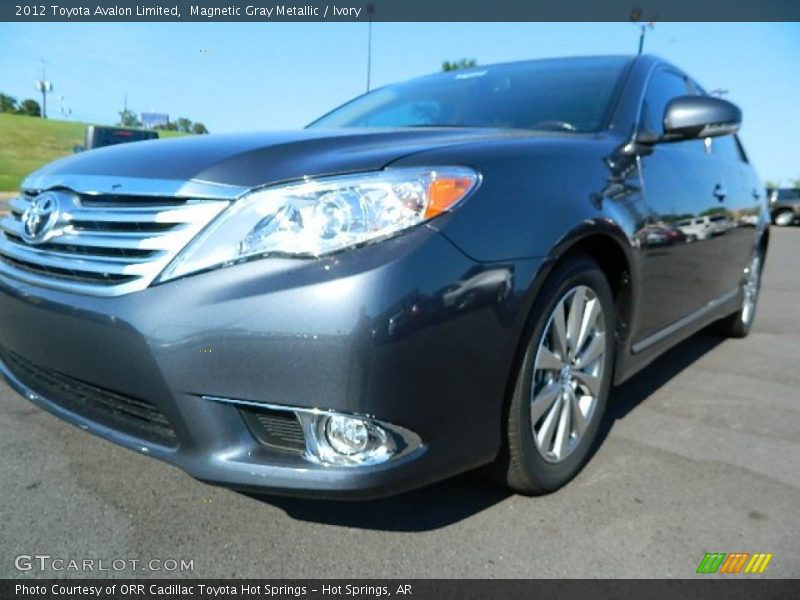 Magnetic Gray Metallic / Ivory 2012 Toyota Avalon Limited