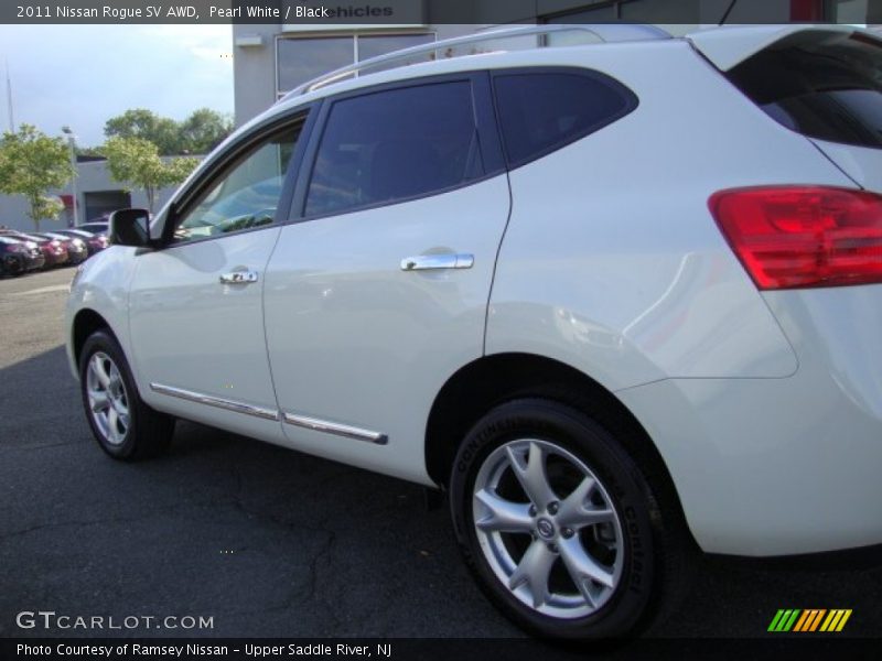 Pearl White / Black 2011 Nissan Rogue SV AWD