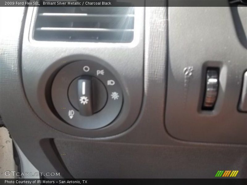 Brilliant Silver Metallic / Charcoal Black 2009 Ford Flex SEL