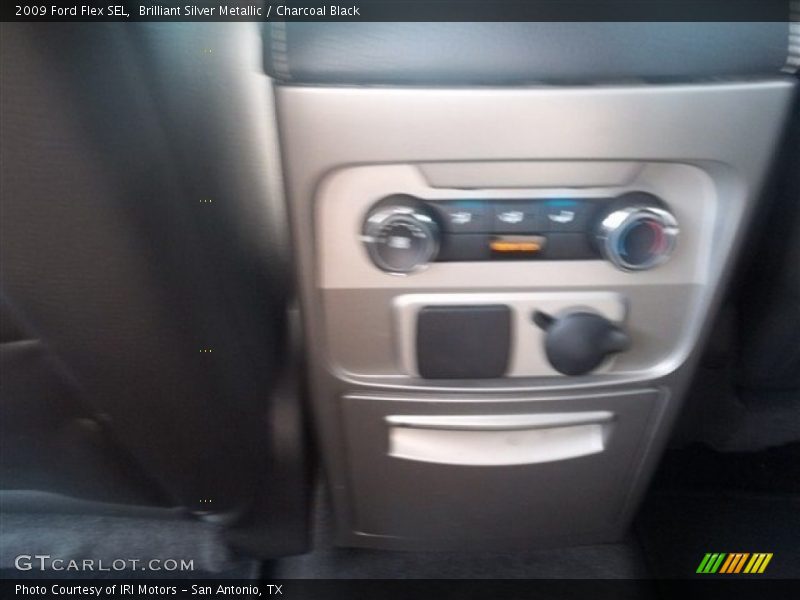 Brilliant Silver Metallic / Charcoal Black 2009 Ford Flex SEL