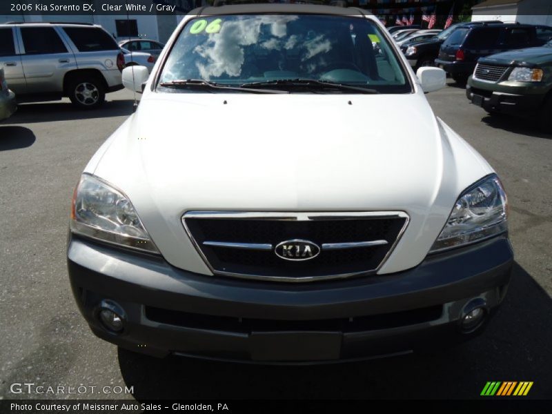 Clear White / Gray 2006 Kia Sorento EX