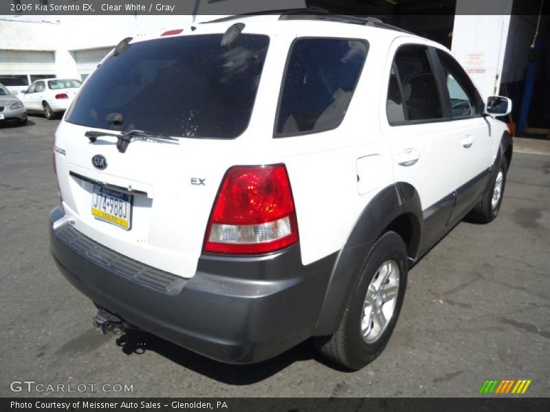 Clear White / Gray 2006 Kia Sorento EX