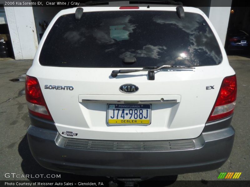 Clear White / Gray 2006 Kia Sorento EX