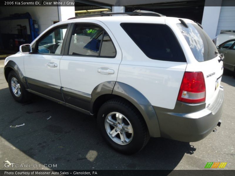 Clear White / Gray 2006 Kia Sorento EX