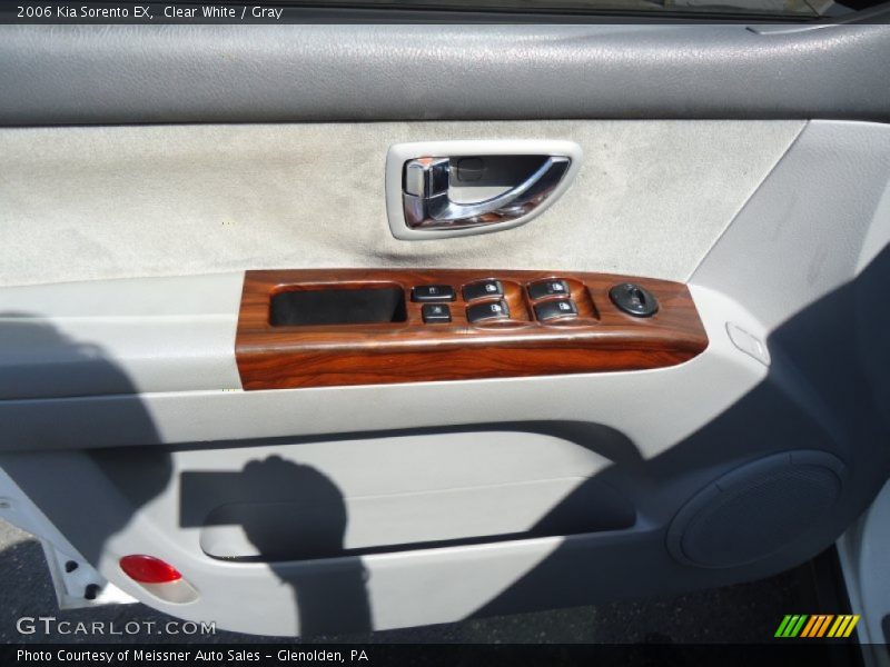 Clear White / Gray 2006 Kia Sorento EX