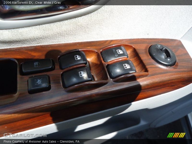 Clear White / Gray 2006 Kia Sorento EX