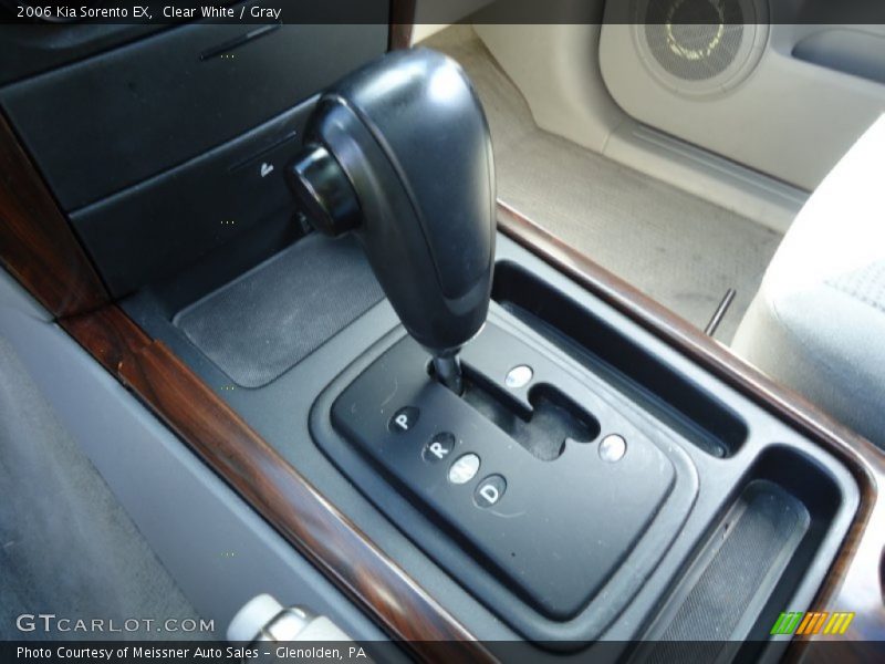 Clear White / Gray 2006 Kia Sorento EX