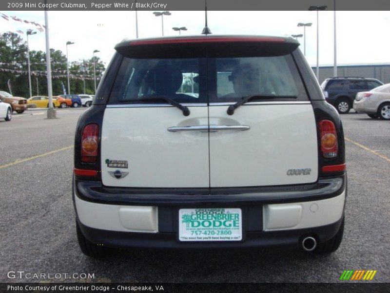 Pepper White / Black/Grey 2009 Mini Cooper Clubman
